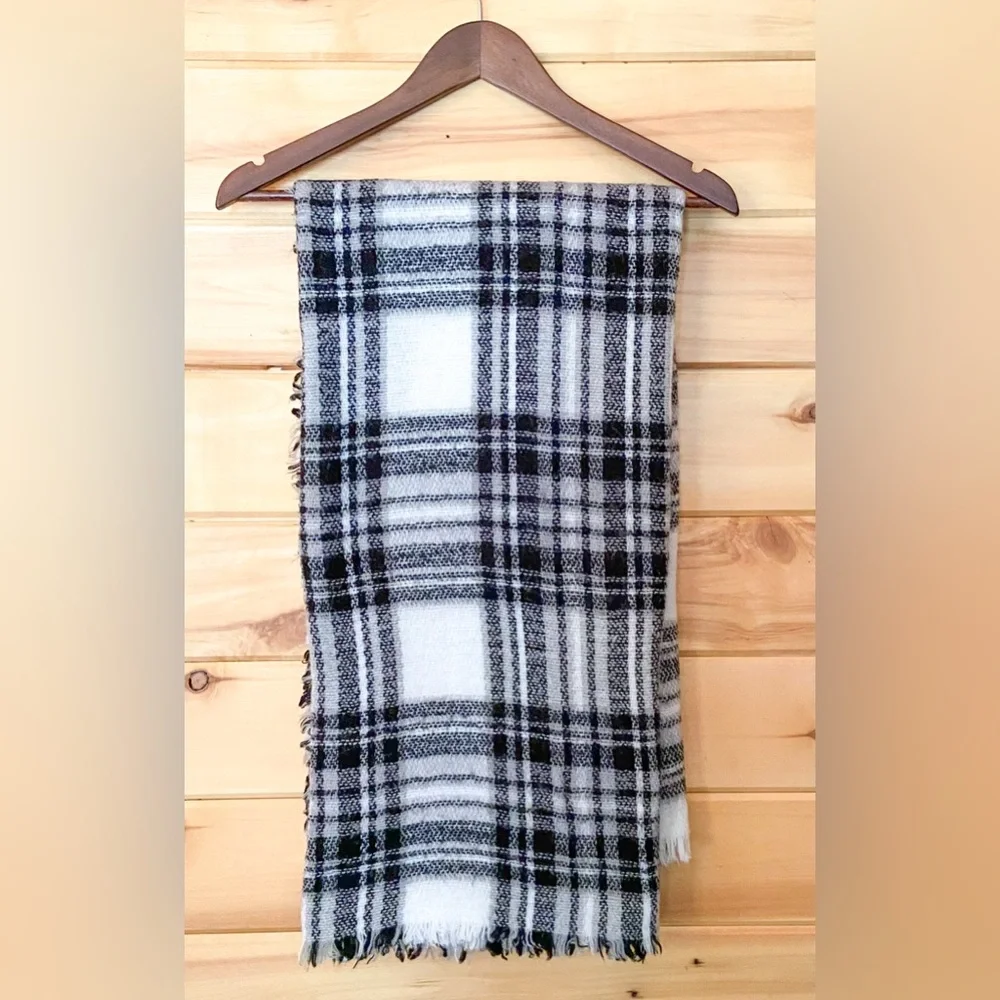 Blanket Scarf. Black and White Buffalo Plaid Soft Blanket Scarf Wrap for Winter